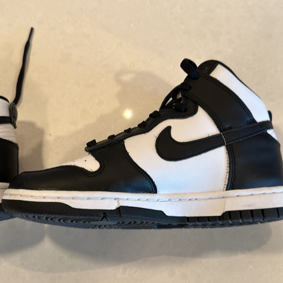 Nike Dunk High Panda - Picture 7 of 9